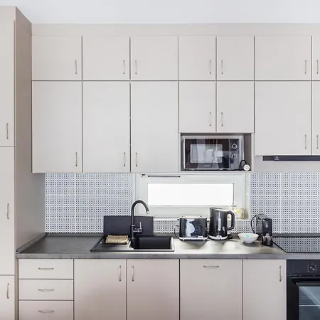 Chic & Comfort With Balcony Apartment *