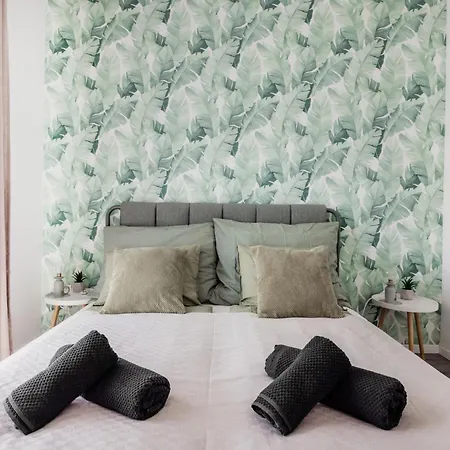 Chic & Comfort With Balcony Apartment Budapest