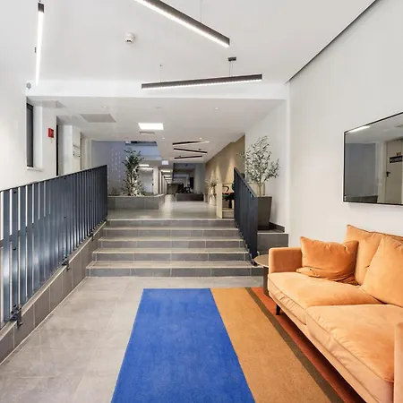 Chic & Comfort With Balcony Budapest