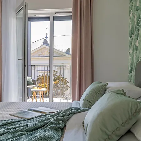 Chic & Comfort With Balcony Budapest