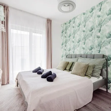 Chic & Comfort With Balcony