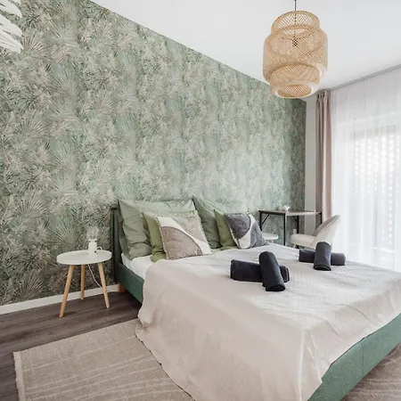 Apartament Chic & Comfort With Balcony