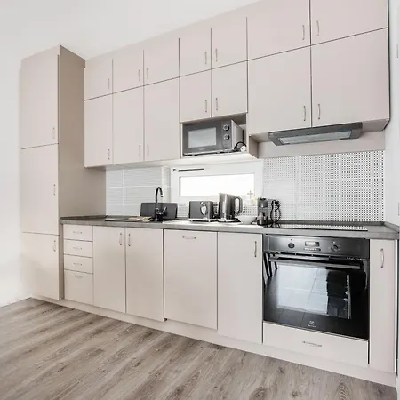 Chic & Comfort With Balcony Apartament