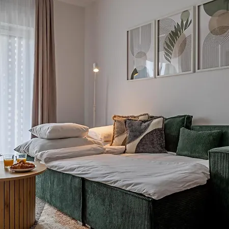 Chic & Comfort With Balcony *