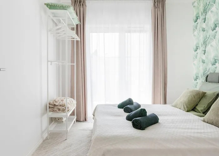 Chic & Comfort With Balcony Budapest