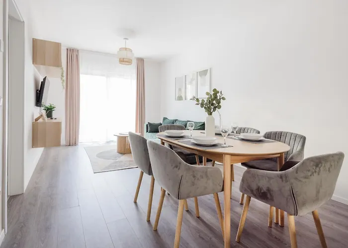 公寓 Chic & Comfort With Balcony *